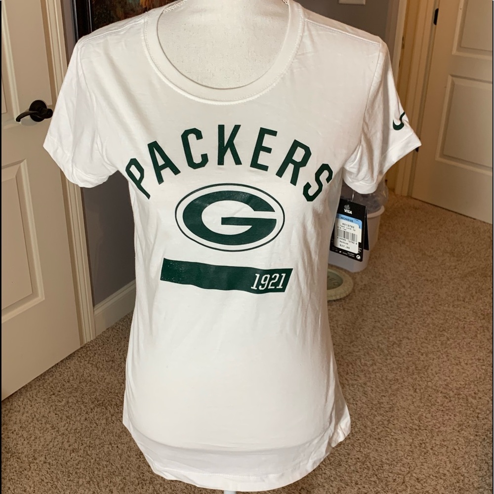 NWT! Nike Green Bay Packers t shirt in medium